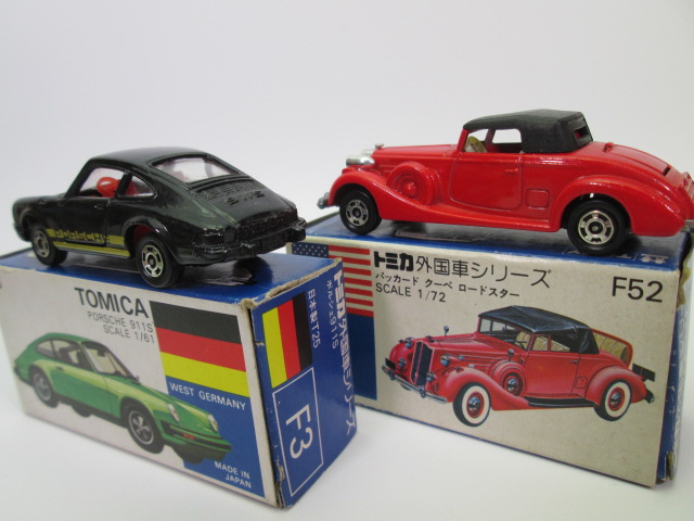 青箱トミカ、F3ポルシェ 911S とF52パッカード クーペ ロードスター後部