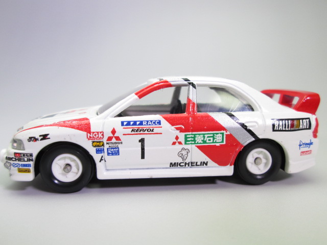 エクセレントトミカ '97WRC T.マキネン車のサイド