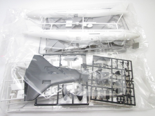 ハセガワ 1/200 スペースシャトルオービター&ボーイング747キット全体