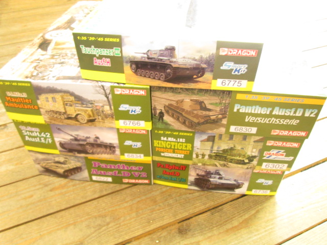 ドラゴン 1/35 パンターD型V2等の戦車プラモデルをお売り頂きました。