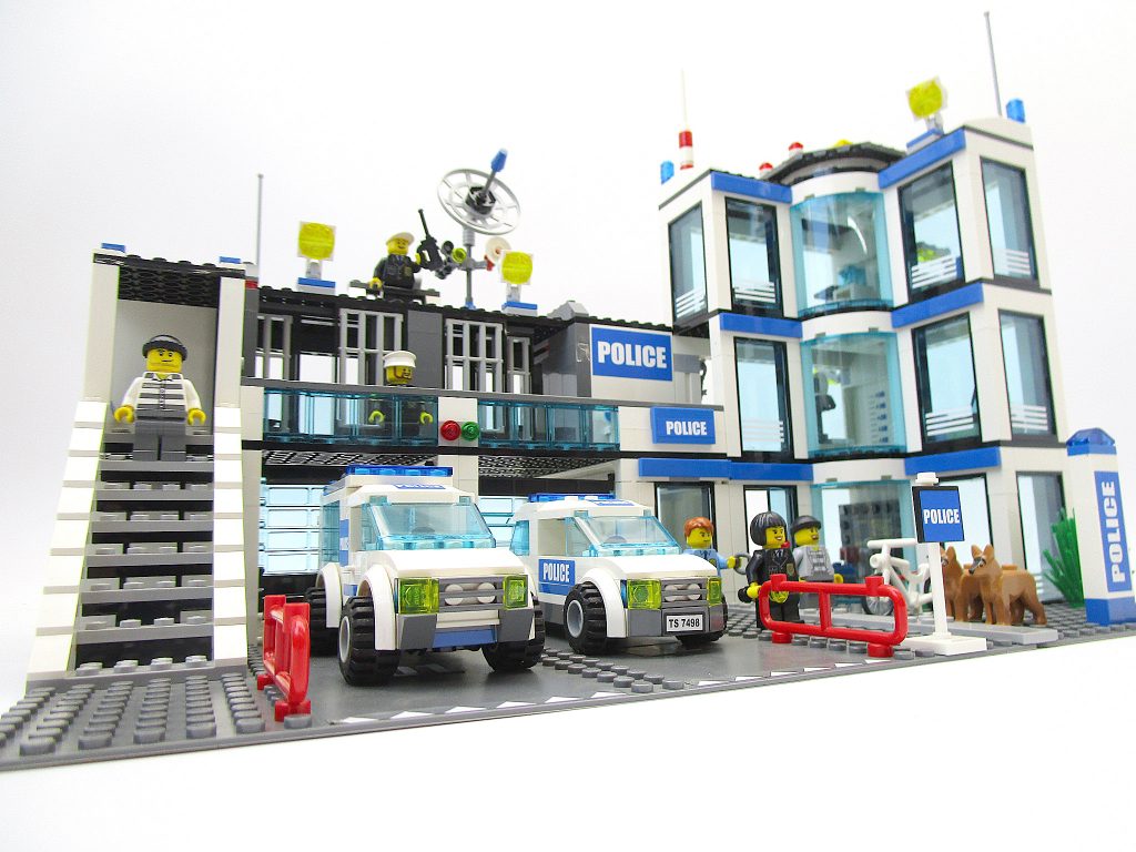 正規販売店舗 レゴ　7498　シティー　ポリスステーション 知育玩具