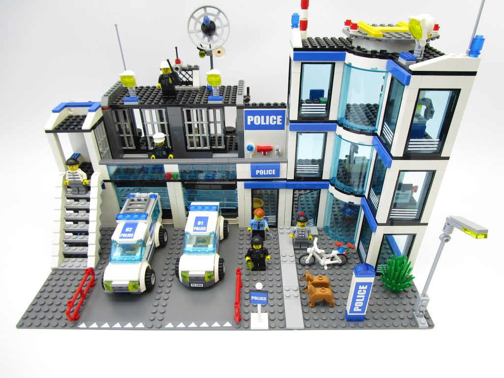 レゴシティ 7498 ポリスステーション等、組立て済みレゴをまとめて買取