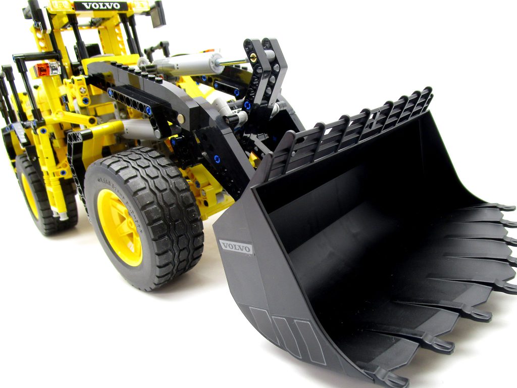 LEGO テクニック 42030 Volvo L350F ホイールローダーバケット拡大