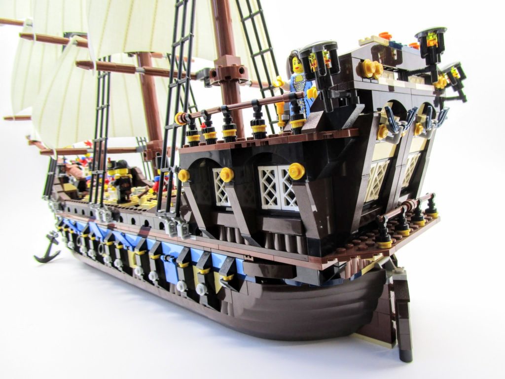 LEGOパイレーツ 10210 インペリアル フラッグシップの船尾から船首方向の画像