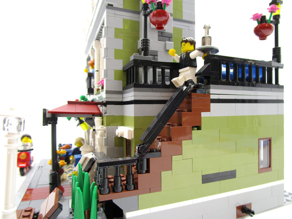 LEGO 10243 パリのレストランなどのレゴブロックを大阪府より買取させ