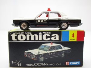 トミカ 4 トヨタ クラウン パトロールカー
