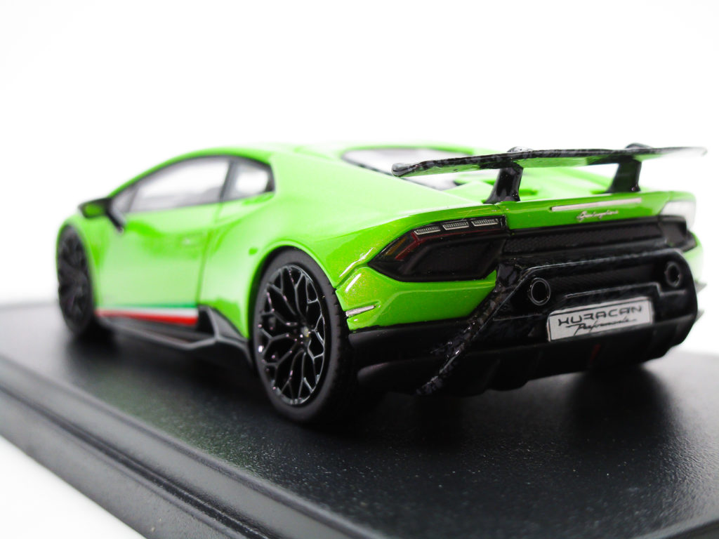 ルックスマート 1/43 ランボルギーニ ウラカン ペルフォルマンテ ヴェルデ・マンティス リア2