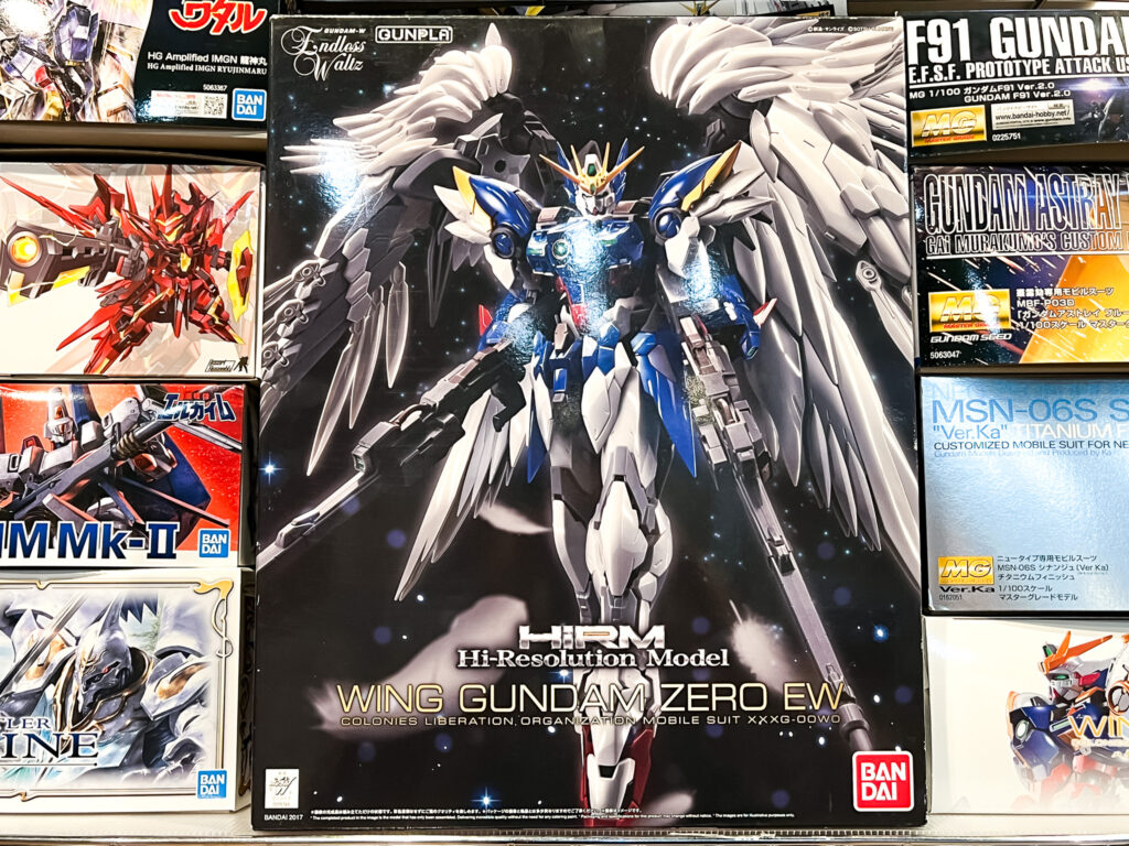 買取させて頂いた バンダイ 1/100 HiRM ウイングガンダムゼロEWなどのガンプラ