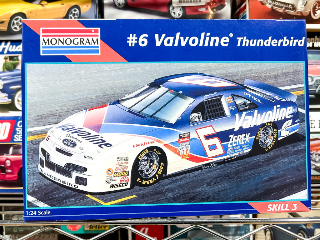 買取させて頂いたモノグラム 1/24 #6 Valvoline Thunderbird プラモデル