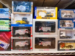 買取させていただいた1/50 HINO 500 など 建機模型 買取