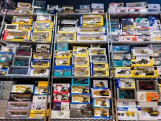 広島県広島市へ、ノースコットや京商など200点を超える建機模型の出張買取に伺いました！