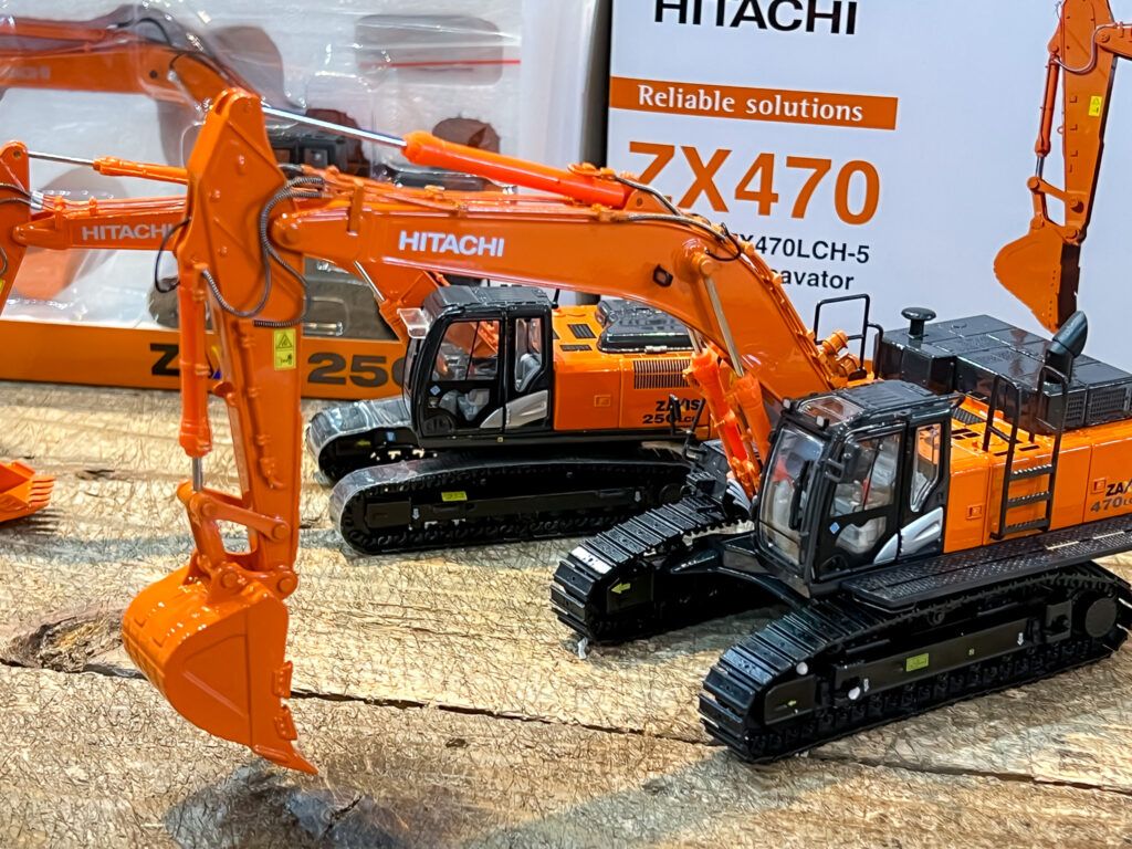 買取実績:TMC 1/50 日立 AZ470LCH-5 など