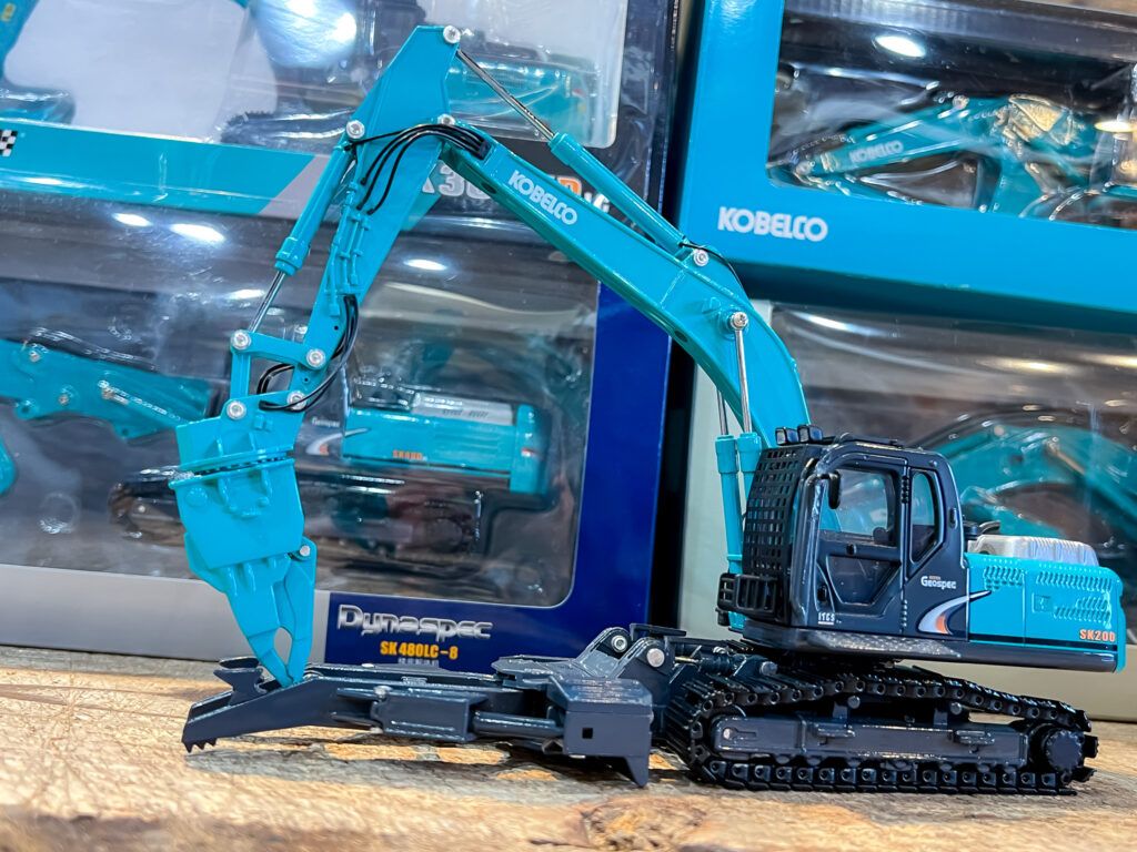 コベルコやCATの建機模型コレクション