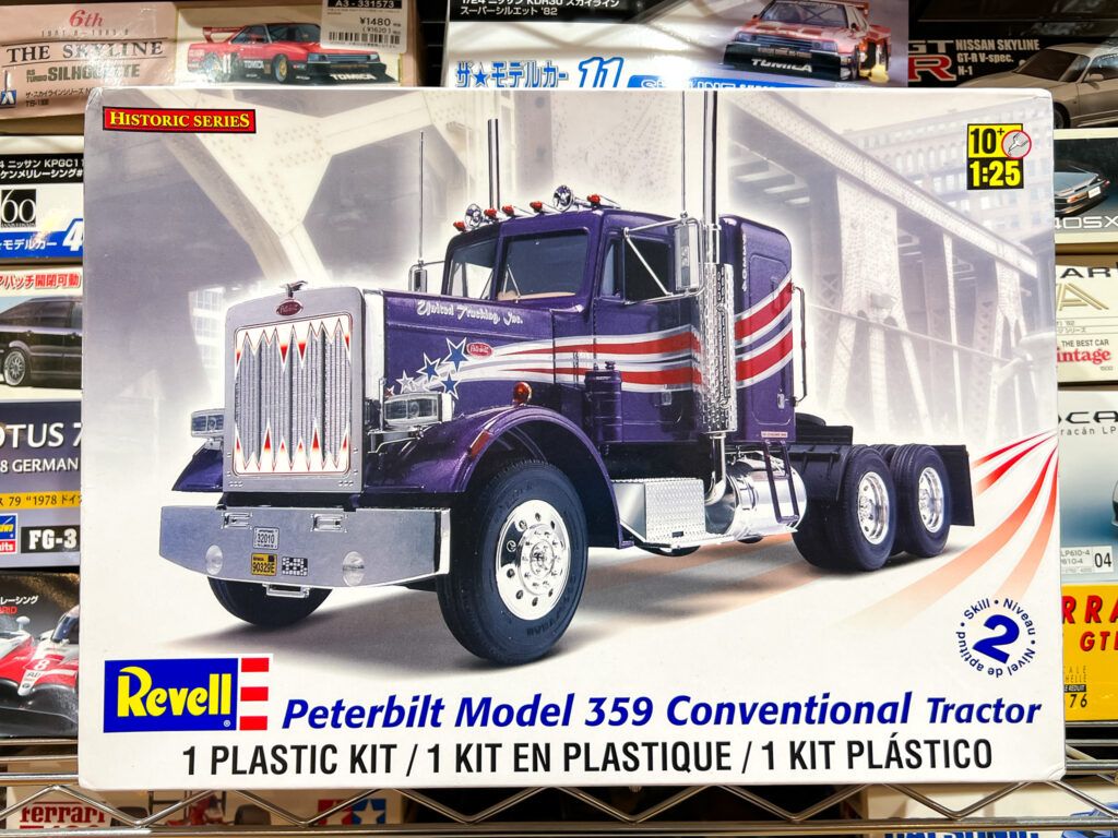 買取実績:レベル 1/25 Peterbilt Model 359 Conventional Tractor