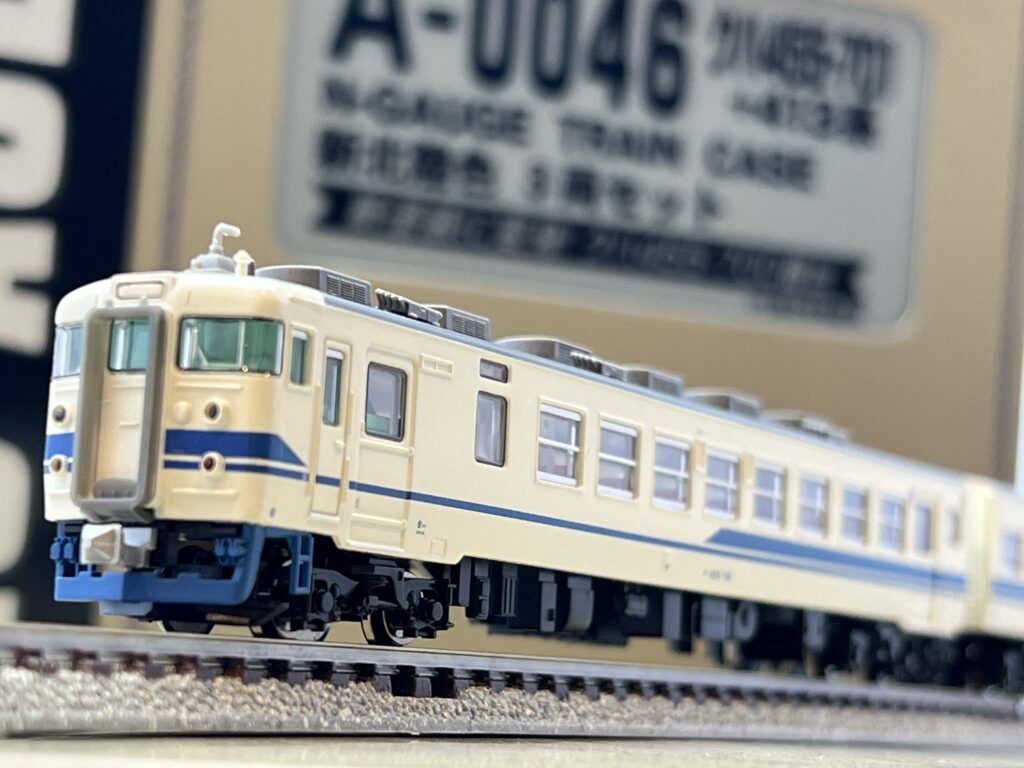 買取実績: マイクロエース 413系新北陸色3両セット(A-0046)
クハ455-701側を望む。