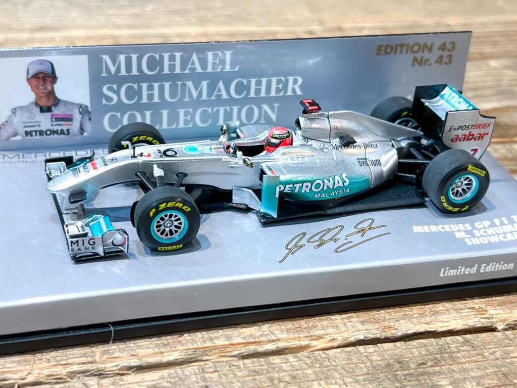 買取実績:ミニチャンプス 1/43 メルセデスGP F1チーム M.シューマッハ ショウカー