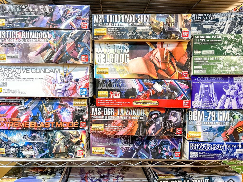 買取実績:バンダイ 1/100 MG シャア専用ゲルググ Ver.2.0 など