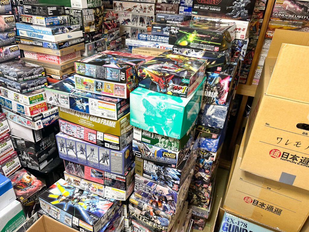 長崎県長崎市へ出張買取に伺い、1000点を超えるガンプラやDX超合金魂などのフィギュアを買取させていただきました！
