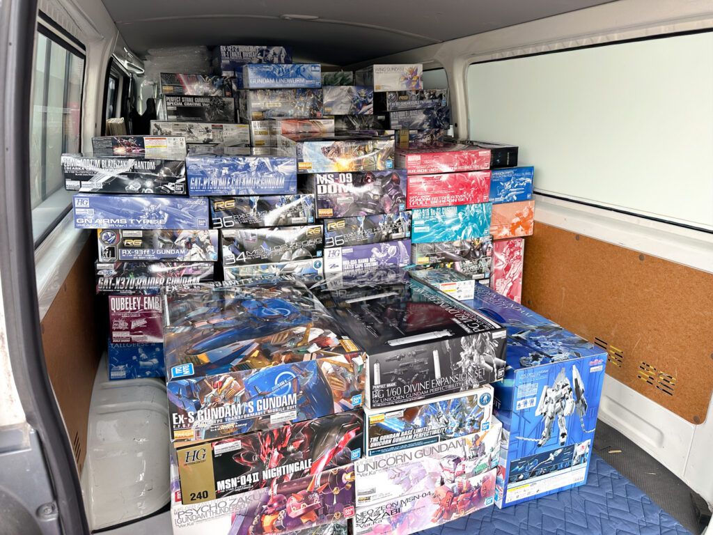 出張買取現場の様子:搬出させていただいたガンプラ