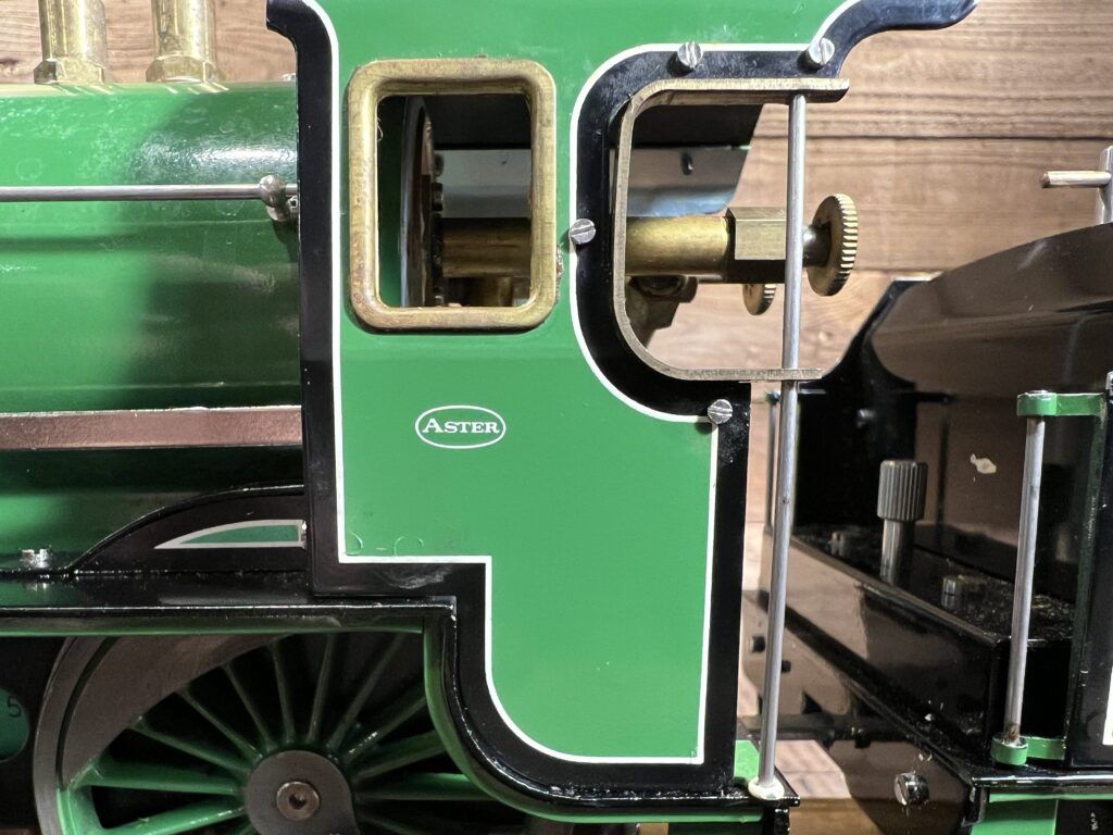 買取実績:ASTER HOBBY 1番ゲージ 1/32 LIVE STEAM LOCOMOTIVE Schools class 運転室側面