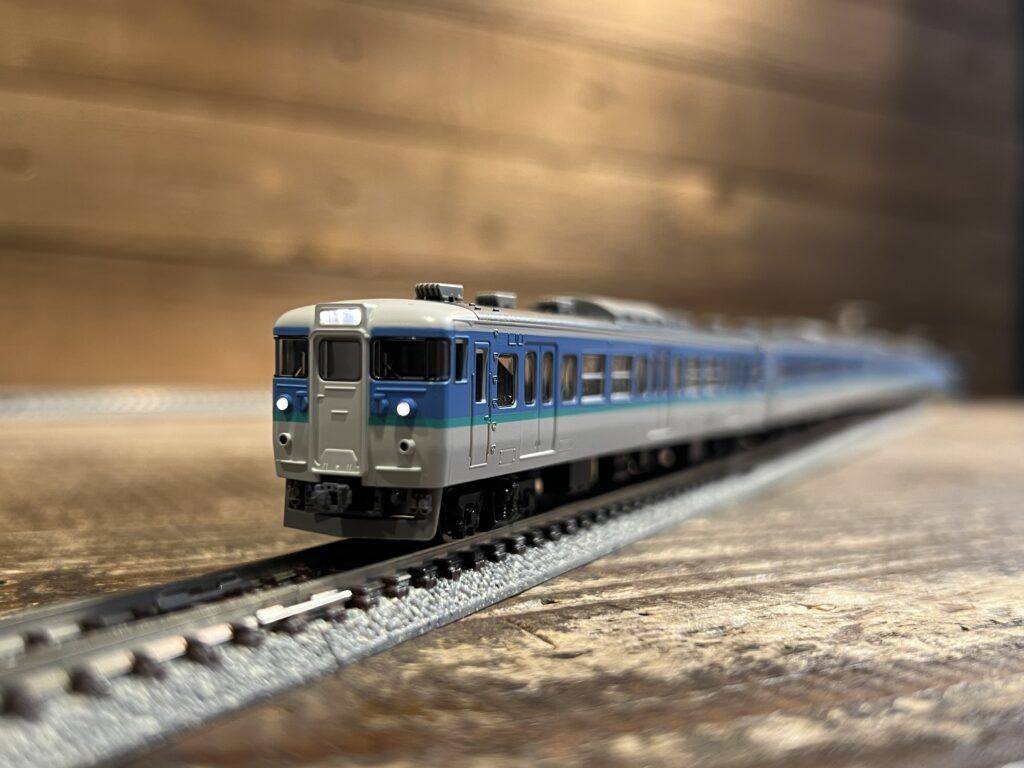 TOMIX 92830 115-1000系 長野色C編成セットの別角度から