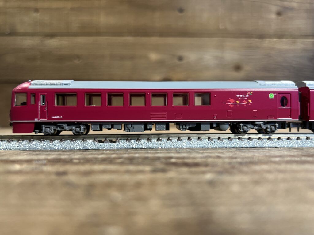 買取実績:マイクロエース 485系お座敷電車 A-2272「せせらぎ」を横から撮影