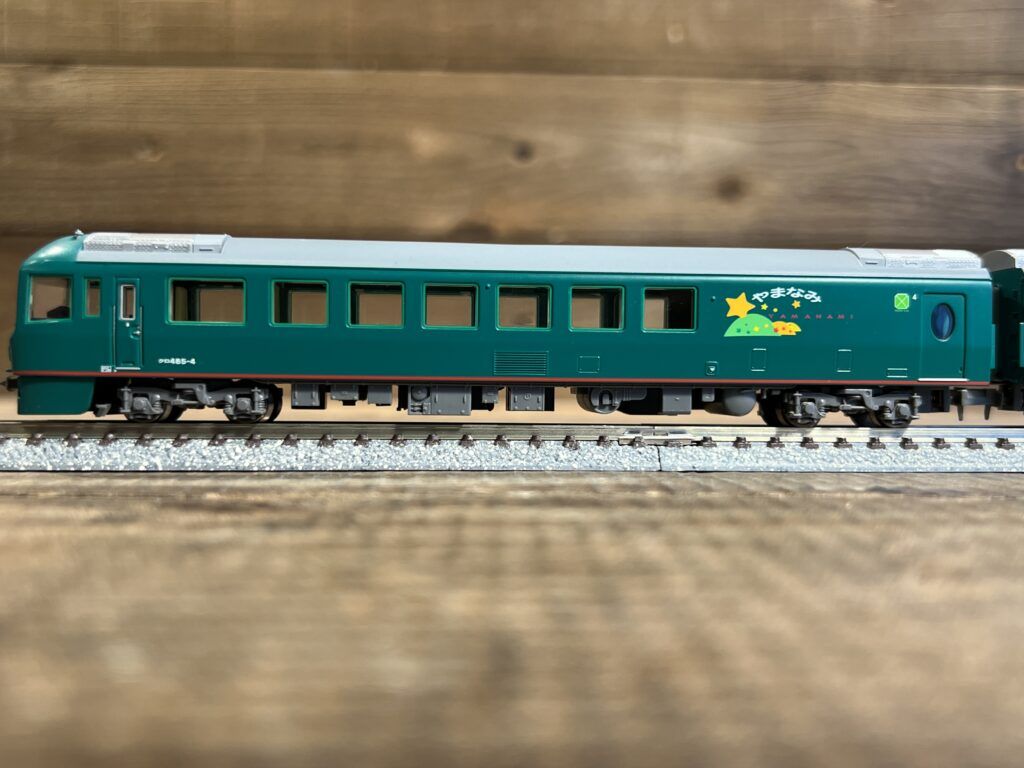 買取実績:マイクロエース 485系お座敷電車 A-2271「やまなみ」を横から撮影