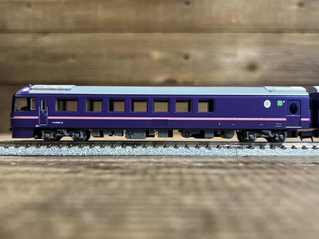 買取実績:マイクロエース 485系お座敷電車 A-2270「華」を横から撮影