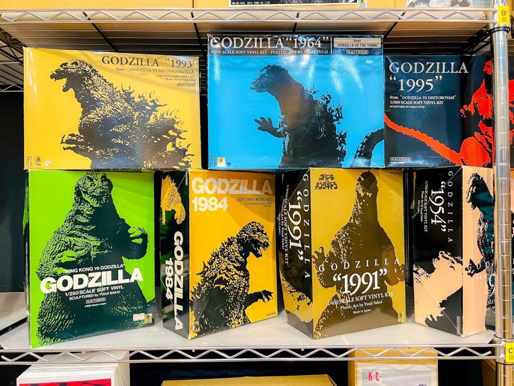 徳島県徳島市より、海洋堂や酒井ゆうじ造形工房などのゴジラシリーズのガレージキットを買取させていただきました！