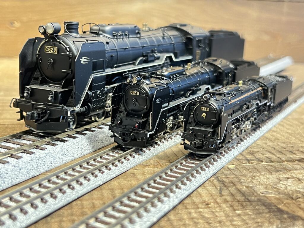 買取実績:天賞堂 C62 2 Nゲージ・TT9スケール・1/80スケールの製品を同時に並べて