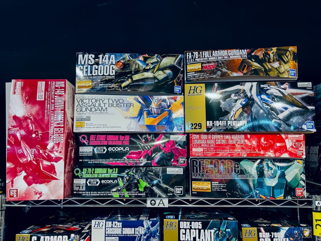 買取実績:バンダイ MG 1/100 V2アサルトバスターガンダム など