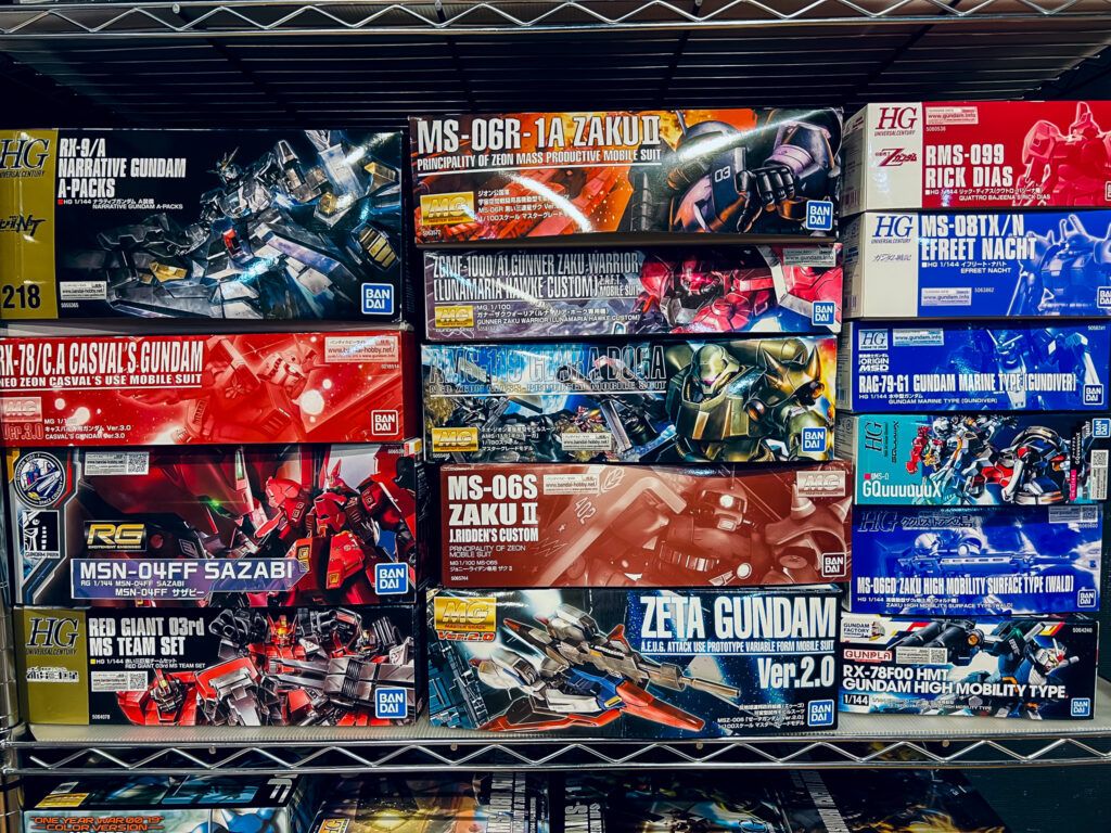 買取実績:バンダイ MG 1/100 黒い三連星ザク Ver.2.0など
