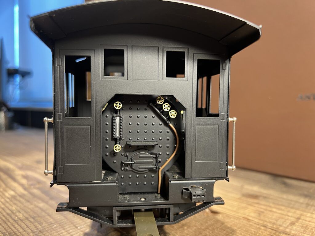 買取実績:1番ゲージ ASTER HOBBY MOGUL 22号 運転室内